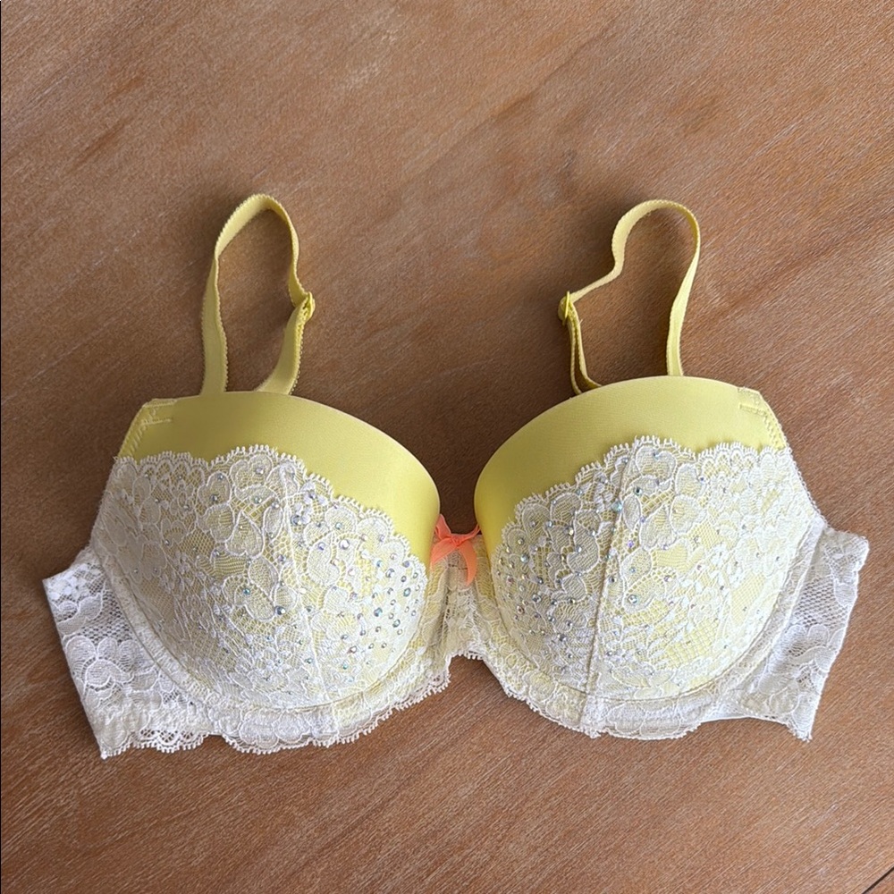 Victoria's Secret Dream Angels Yellow Lined Demi Bra with Ivory Lace
